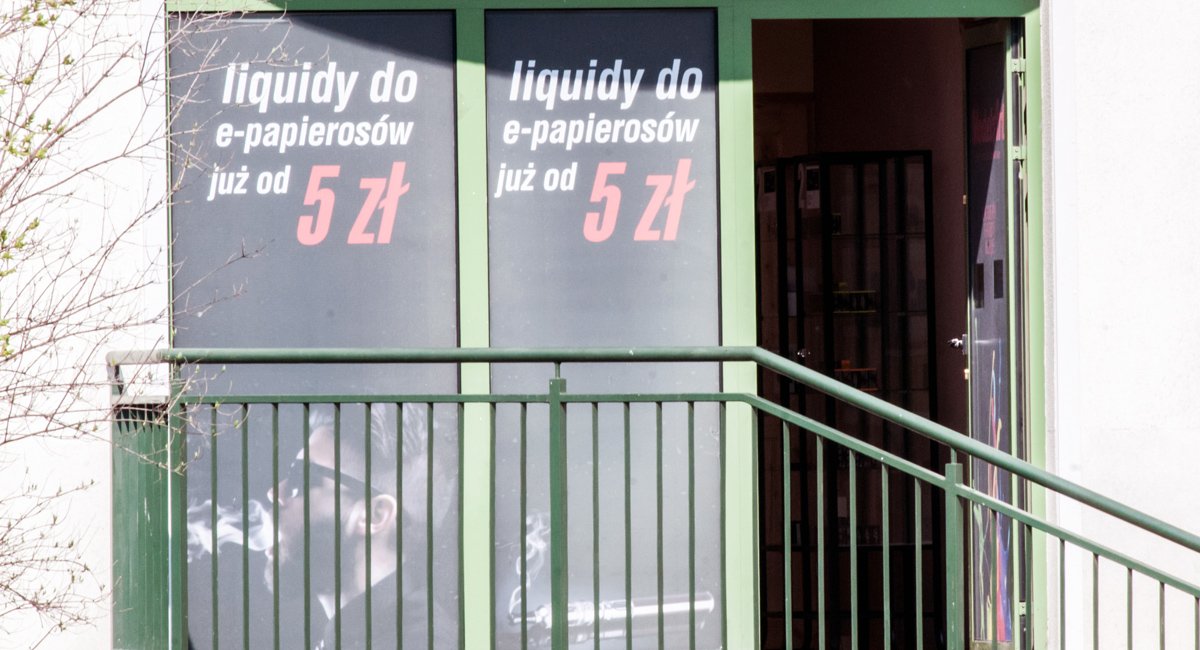 Policja i sanepid w sklepie. Sprawdzają czy handlują dopalaczami