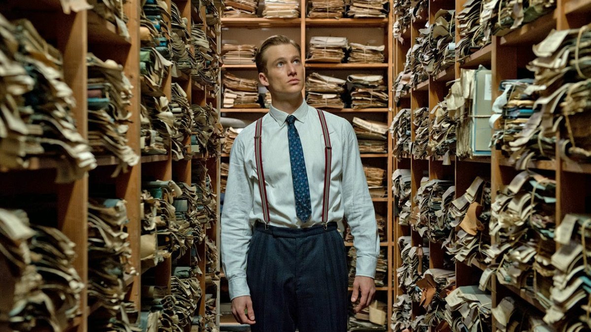 Labirynt Kłamstw w Dyskusyjnym Klubie Filmowym
