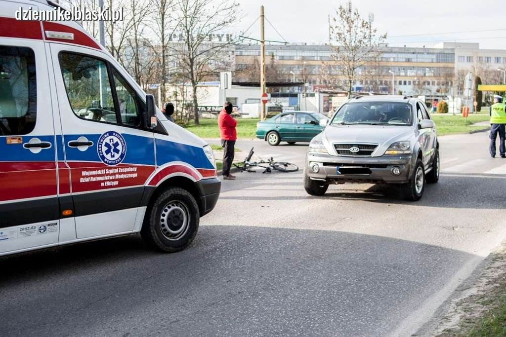 Wypadek na Kościuszki. Samochód zderzył się z rowerzystą [zdjęcia]