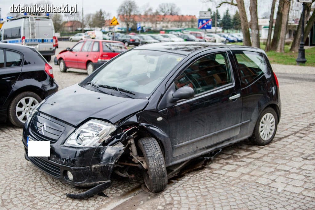 Stłuczka na Starym Mieście - poważnie uszkodzone auta