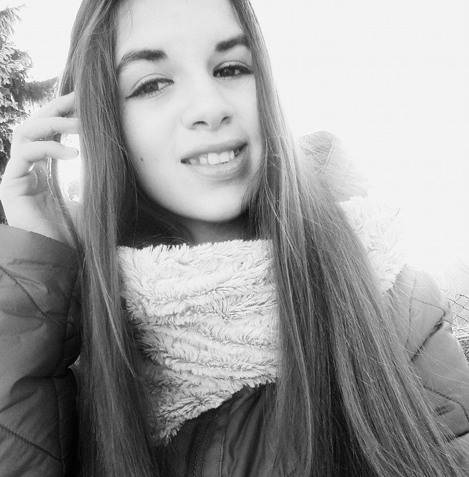 Uczennica z Nadbrzeża wygrała konkurs na strój stylizowany ludowo