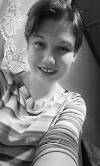 Swoje wiersze publikowała na facebooku. Teraz 17-latka wydała tomik