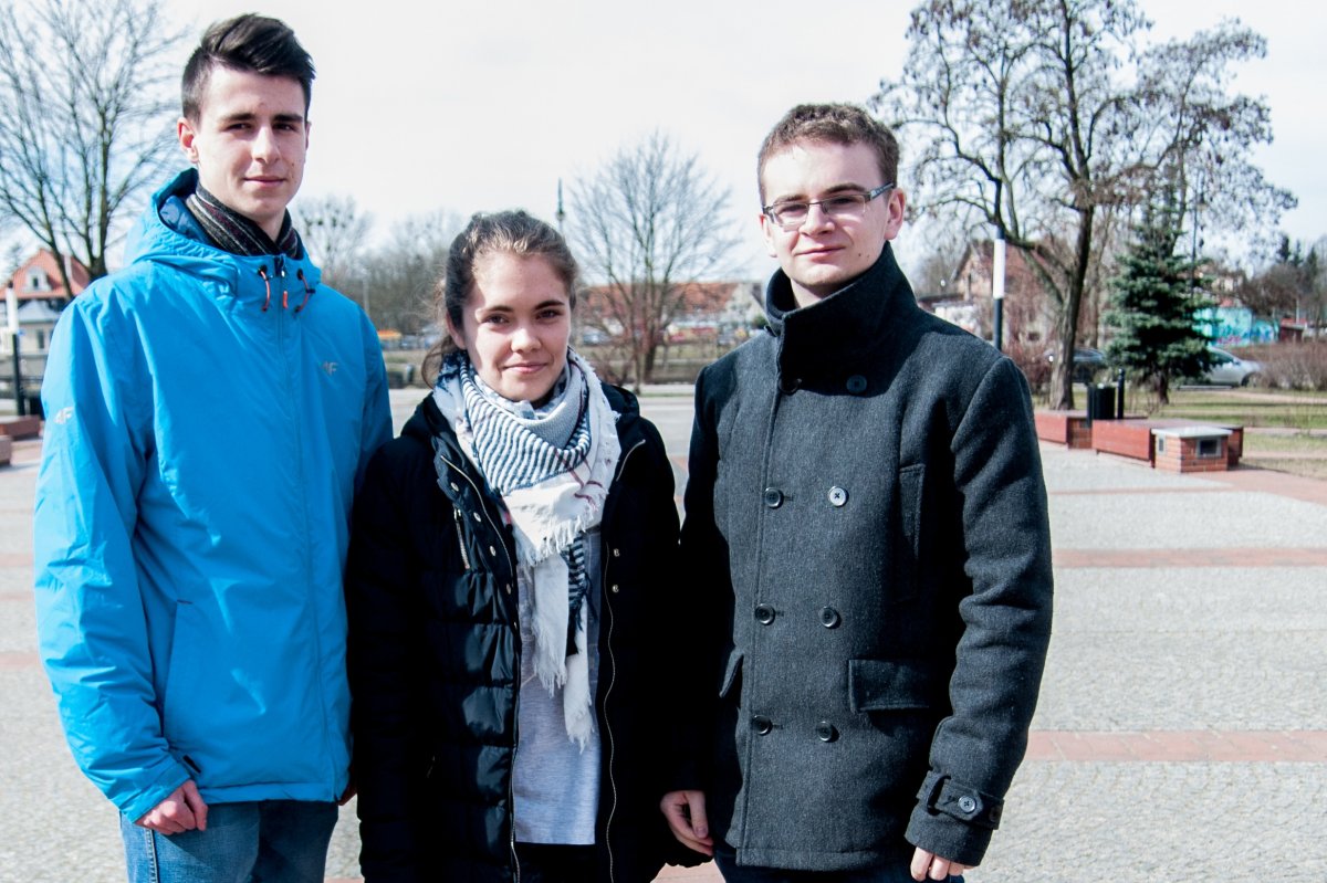 Nie pisz smsa, nie dzwoń, lecz spotkaj się. Niezwykły projekt licealistów