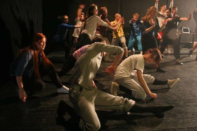 Casting w teatrze. Poszukiwany tancerz-akrobata