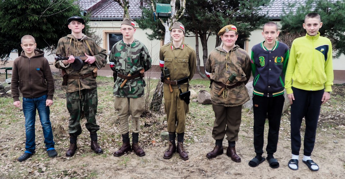 Rekonstruktorzy z ośrodka wychowawczego w Kamionku. Trudne charaktery i historia