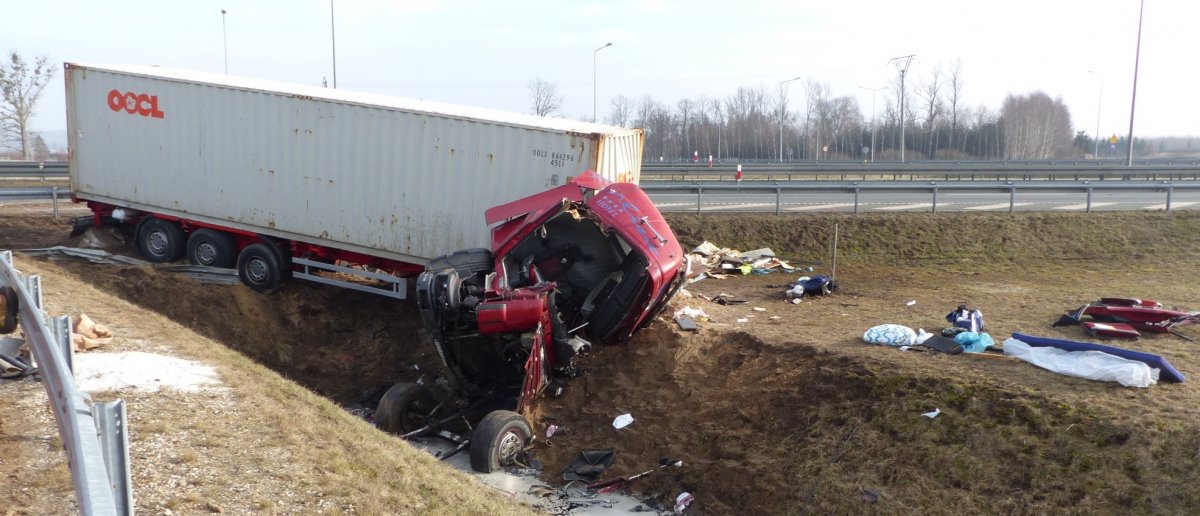 Tragiczny wypadek na ekspresówce. Nie żyje kierowca tira [zdjęcia]