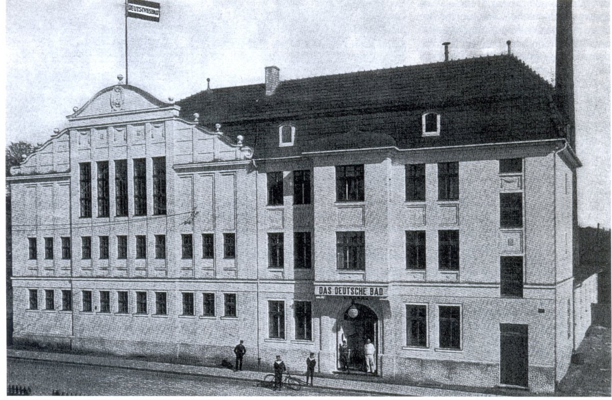 Historia pierwszej krytej pływalni w Elblągu