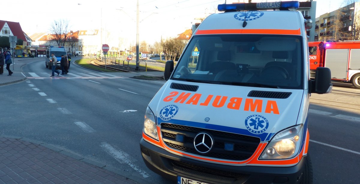 Wypadek na Płk. Dąbka. W szpitalu zmarł potrącony 79-latek