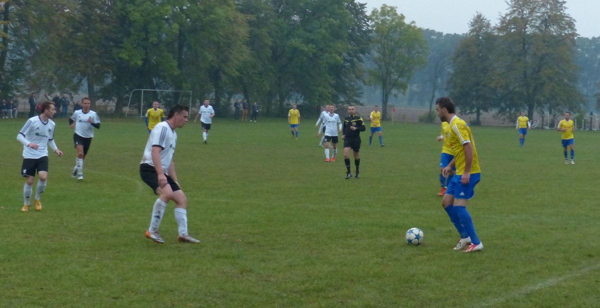 Dąb Kadyny ukarany przez związek. Jego przewaga nad Pomowcem zmalała do 1 pkt. 