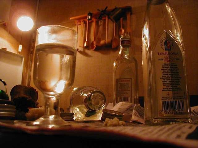 Pijana matka opiekowała się dwójką dzieci. Miała blisko 2 promile alkoholu