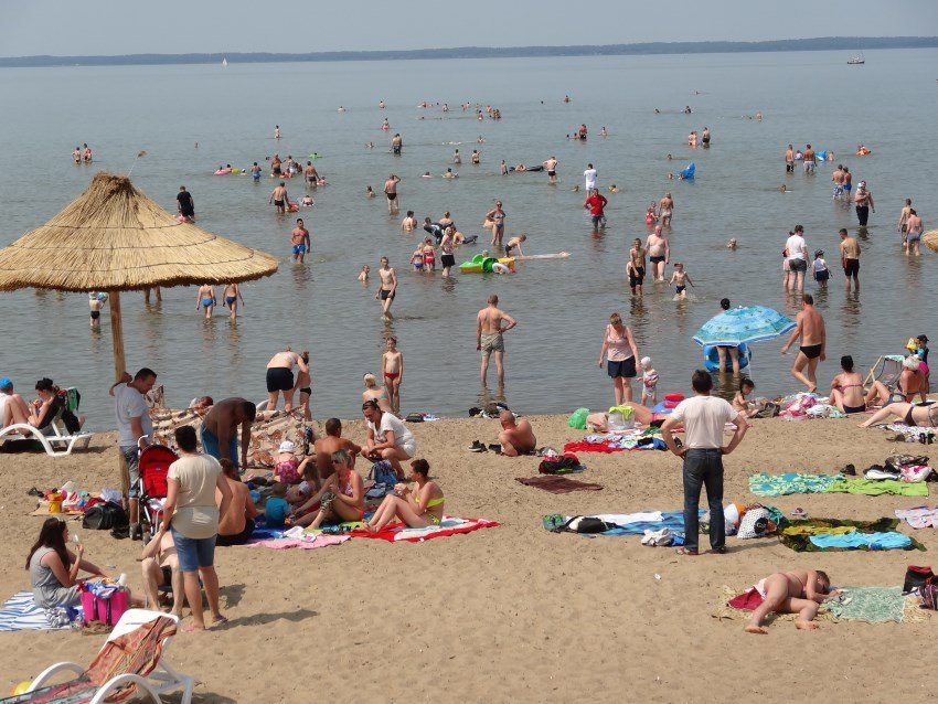 Uff jak gorąco!  Plaża w Suchaczu przeżywa oblężenie