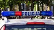 Potrącił rowerzystkę, odwiózł do ośrodka zdrowia i odjechał... Szuka go policja