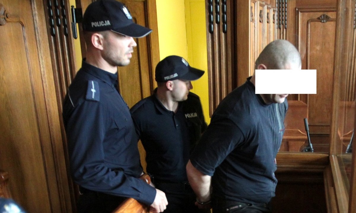 Ojciec oskarżony o gwałt na dwuletniej córce. Jest wyrok. Skazany na pięć lat więzienia