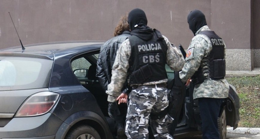 Akcja CBŚ w Elblągu. Policjanci przejęli blisko 2 kg narkotyków, zatrzymali dwie osoby