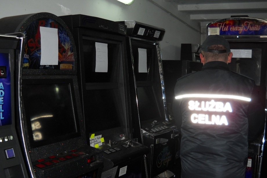 Skazani za nielegalne automaty do gier. Grzywny po 13 i 7 tys. zł