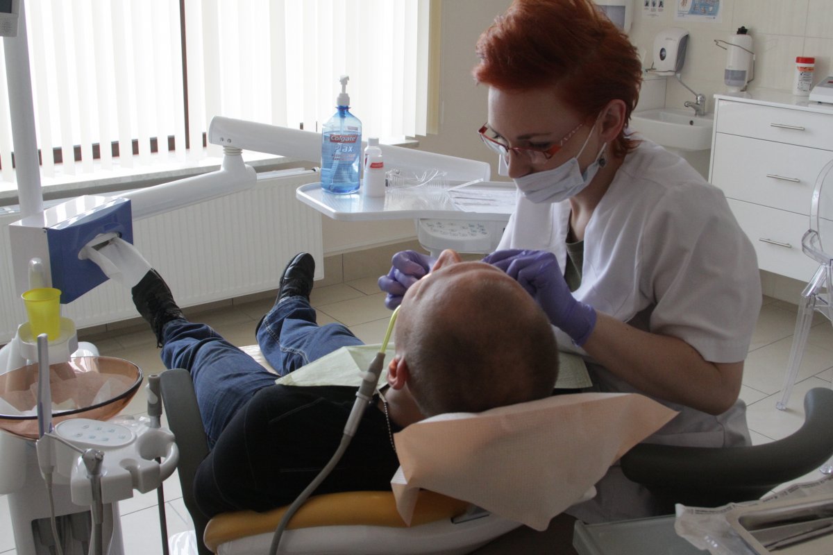 Czy znajdzie się chętny do leczenia zębów w nocy i w święta?