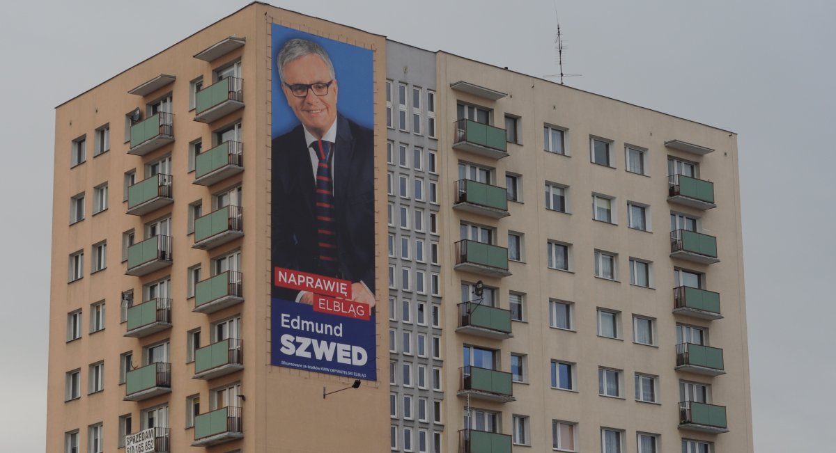 Gigantyczny Edmund Szwed szybko nie zniknie z Teatralnej