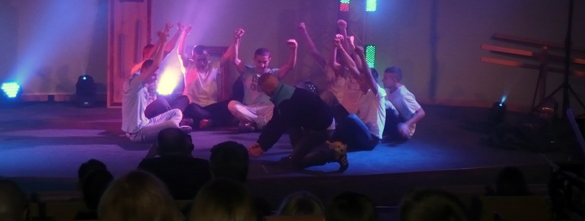 Sukces teatralny młodzieży z ośrodka w Kamionku Wielkim