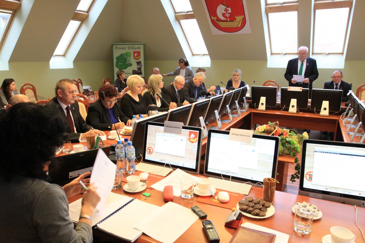 W piątek radni wybiorą starostę. Kandydatem Maciej Romanowski