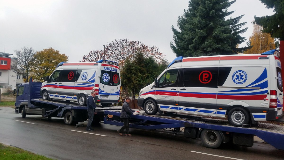 Ratownicy medyczni bogatsi o dwie nowe karetki