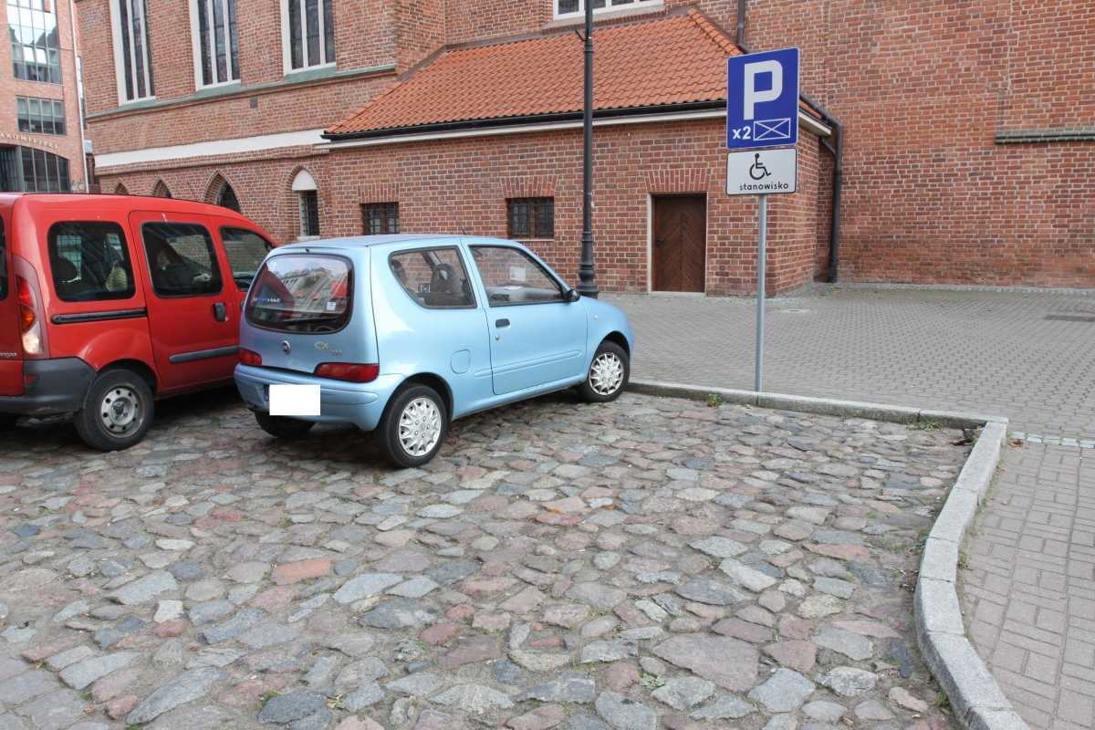 Niepełnosprawni mają więcej czasu na wymianę karty