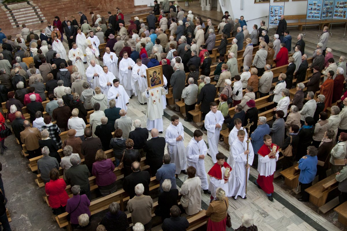 Dar od parafian z Gliwic. W pierwszą rocznicę sanktuarium