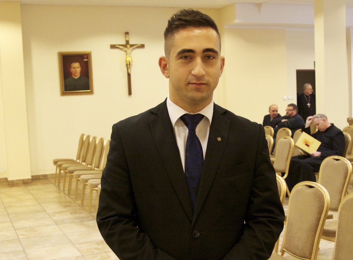 Porzucili wszystko dla sutanny  . 