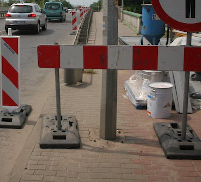 Rozpoczyna się budowa chodnika na Bema. Będą utrudnienia