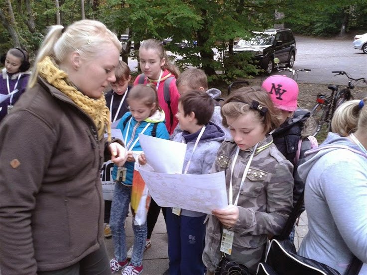 Uczniowie SP 19 w Bażantarni ze Strażą Graniczną i Nadleśnictwem 