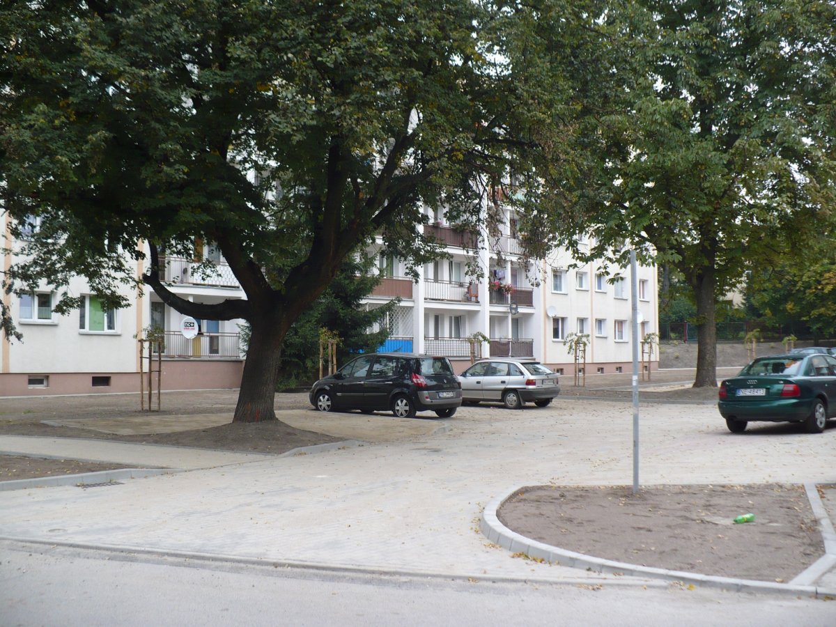 Odzieżowa się zmienia. Nowy parking, chodnik i plac rekreacyjny