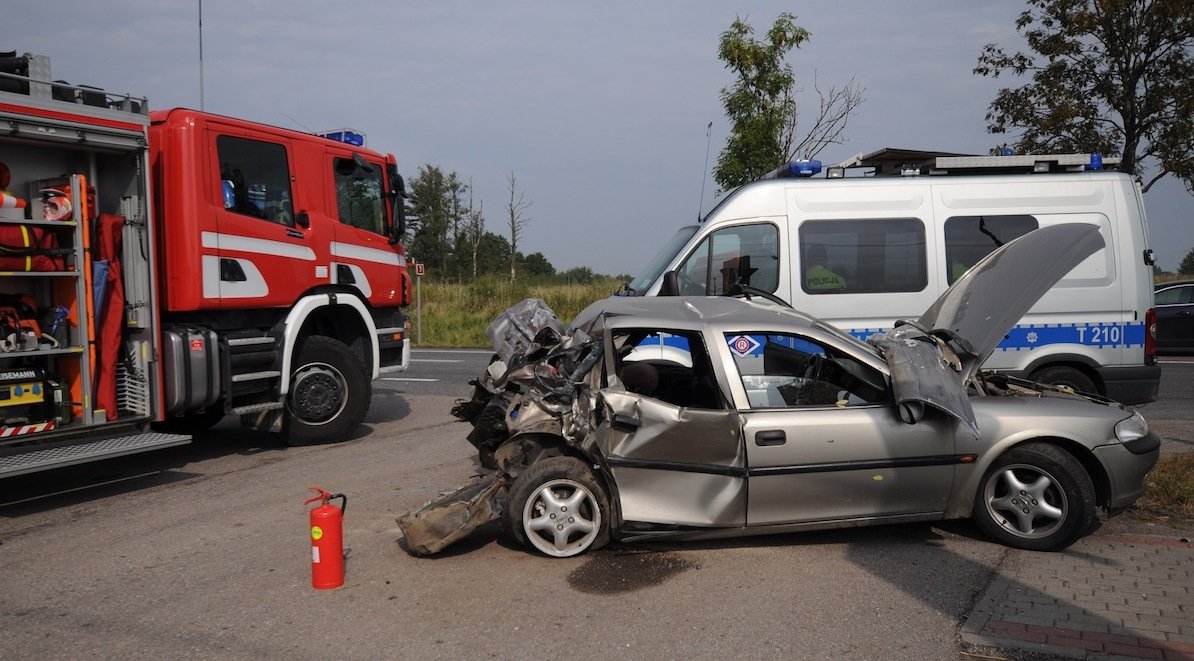 Wypadek na siódemce w Kazimierzowie. Dwie osoby ranne