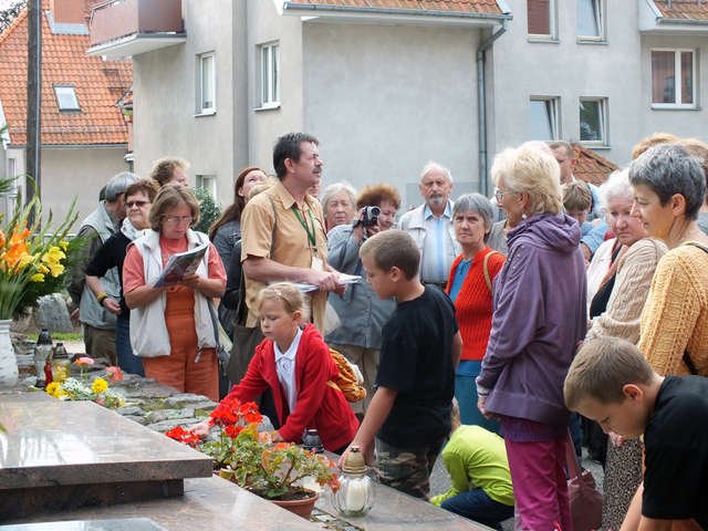 Gdzie Kumiela płynie z wolna. Spacer z przewodnikiem