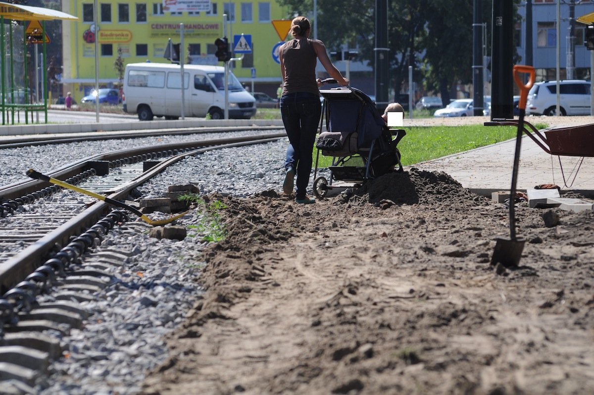 Na tę drogę wydali dziesiątki milionów. Na chodnik zabraknie
