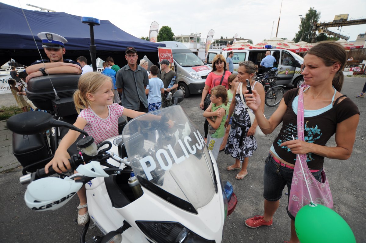 Elblążanie świętowali z policjantami. Zdjęcia
