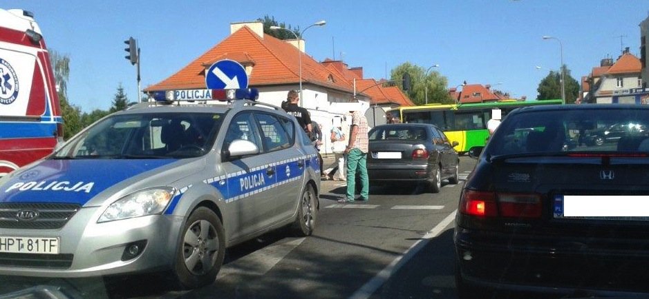 Potrącenie na Robotniczej. Mandat dla kierowcy i pieszej 