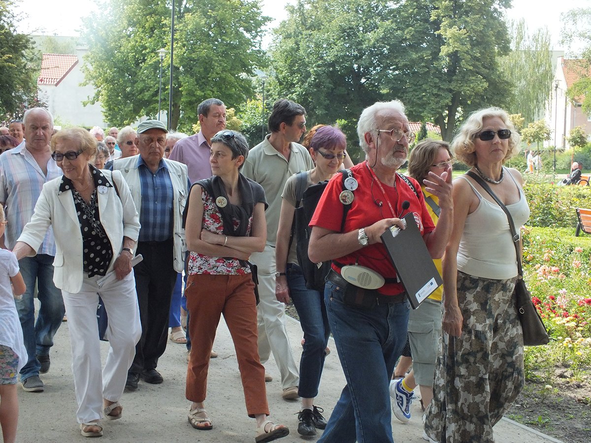 Przez ogród różany i Osiedle Marynarzy  z przewodnikiem