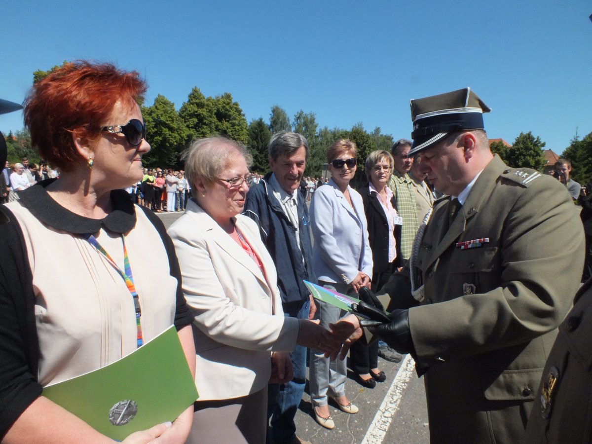 Dyplomy i grochówka w Wojskowym Oddziale Gospodarczym  