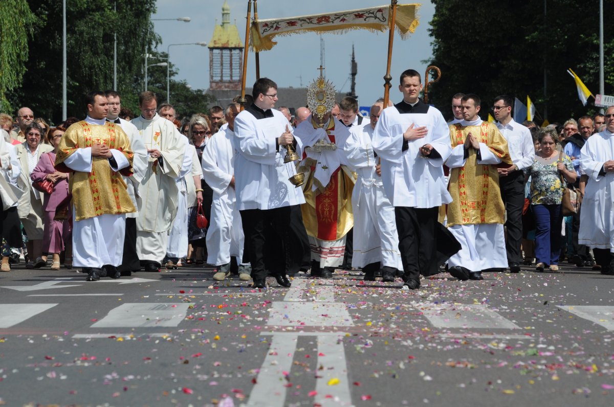 Procesja sprzed katedry św. Mikołaja. Zobacz zdjęcia!