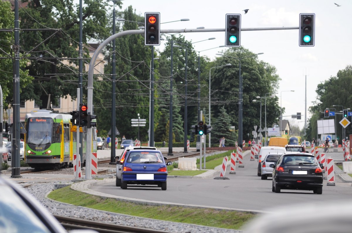 Przed remontem drogi ich nie było. Na Pocztowej włączyli światła