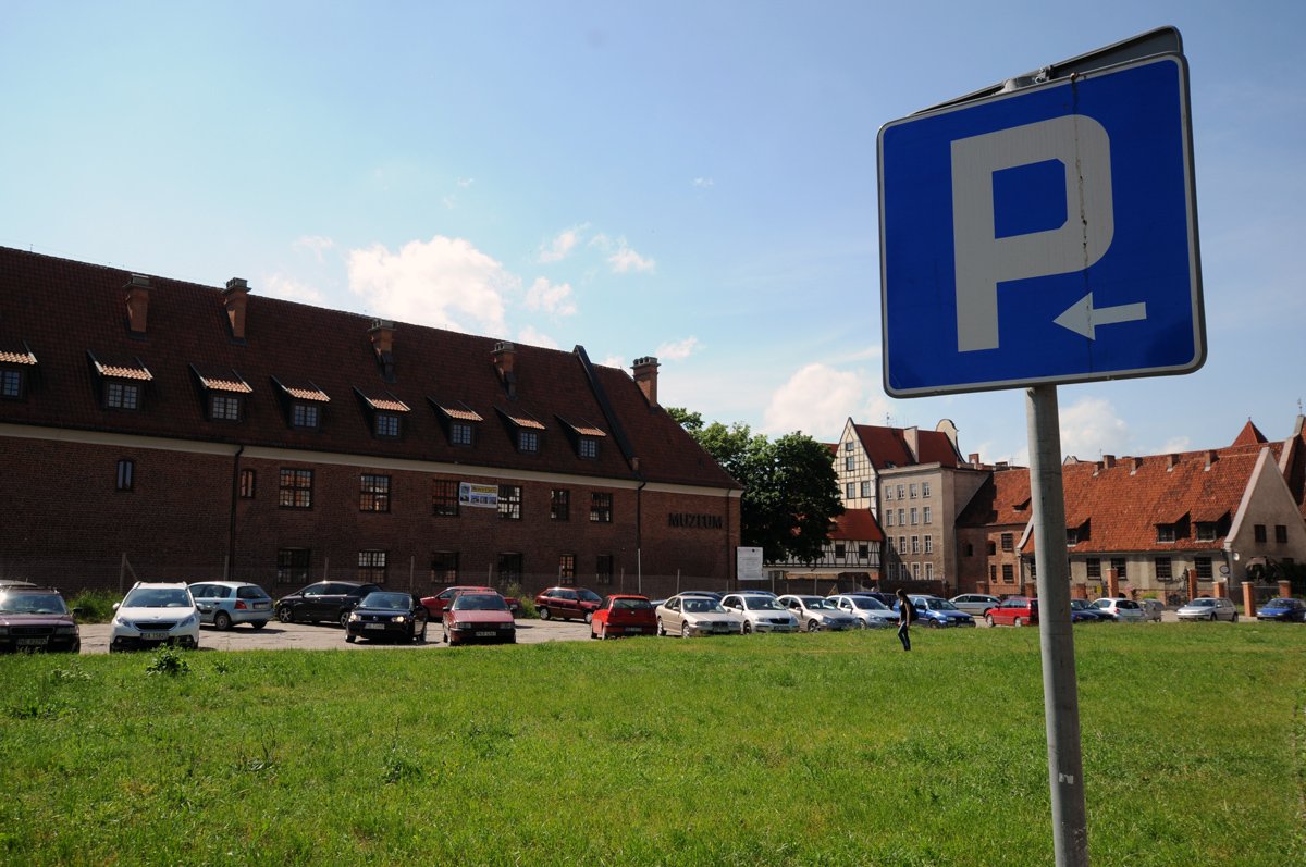 Wciąż nie ma chętnego na zakup terenu przy muzeum
