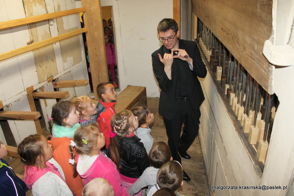 Dzieci poznały magiczne dźwięki zabytkowych organów
