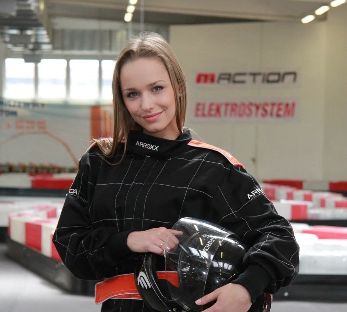 Tak jeżdżą blondynki. Aleksandra Mandryk wicemiss kierownicy