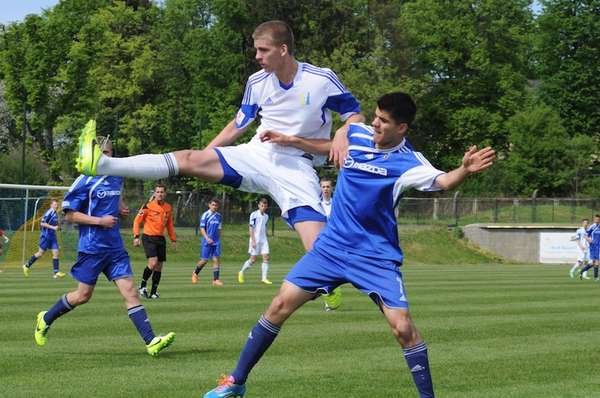 Juniorzy Olimpii Elbląg przegrali z Bronią Radom 0:2. Zdjęcia!