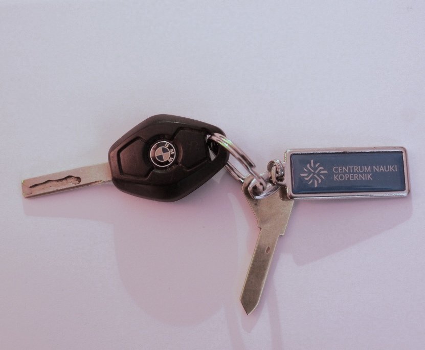 Kluczyki od BMW czekają na komendzie