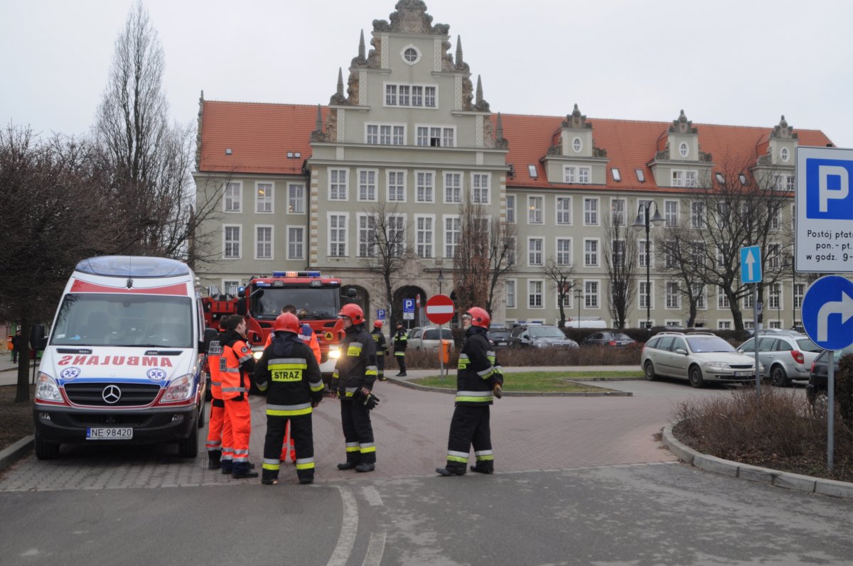 Alarm bombowy w budynku sądu przy Placu Konstytucji