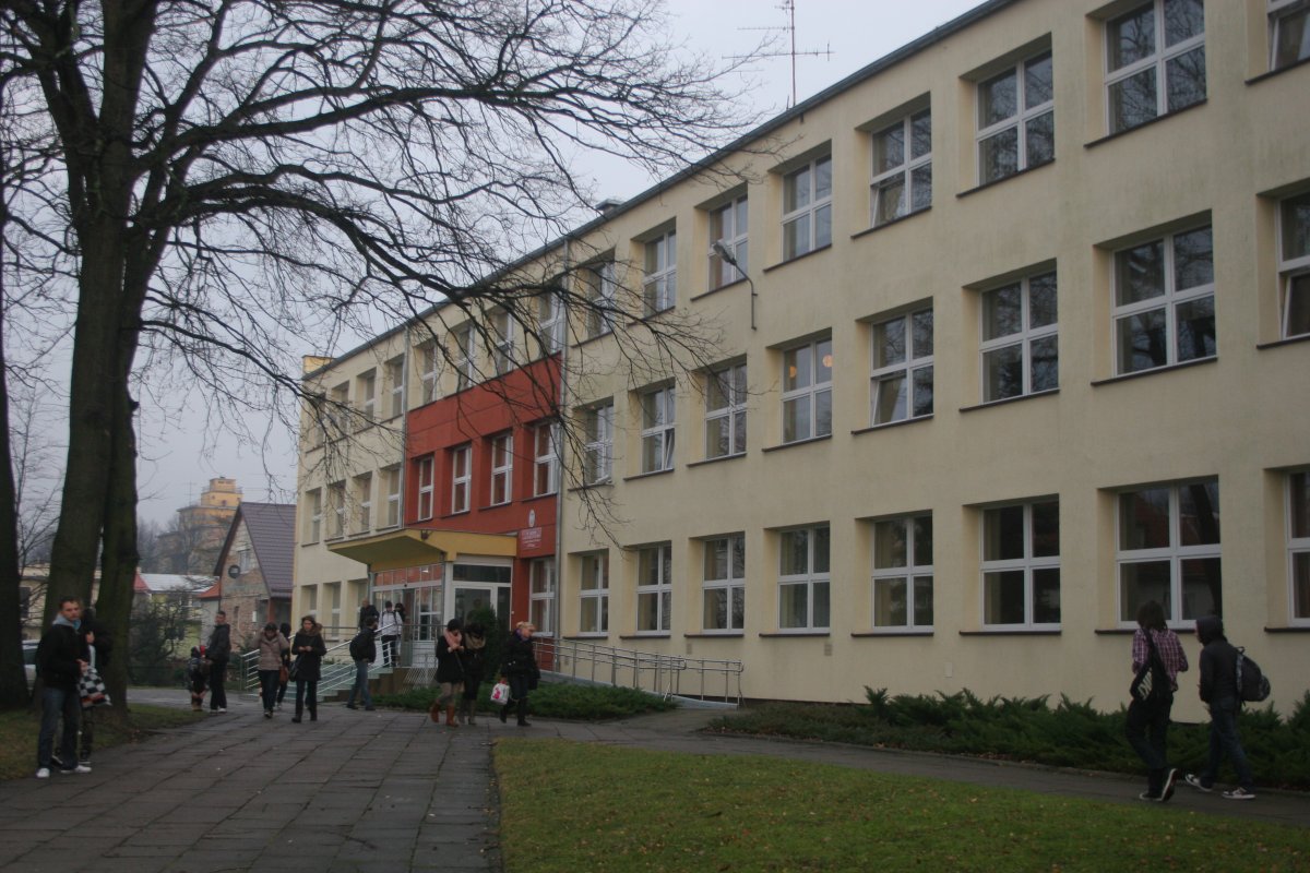  Windą do pracowni chemicznej  