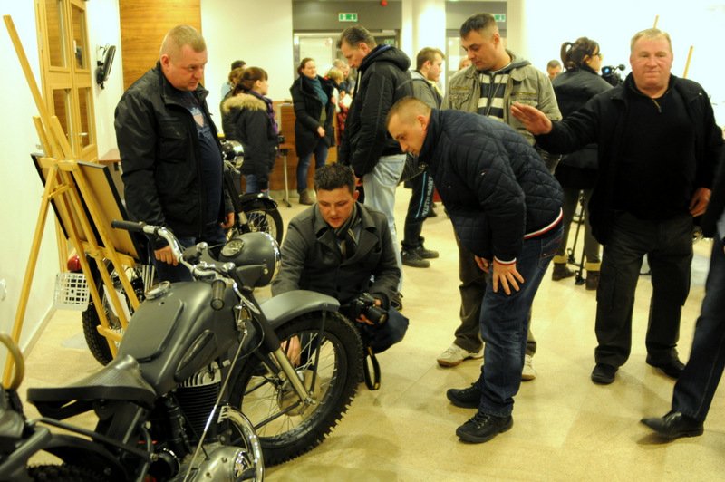 Stare motocykle w ratuszu  . Zdjęcia z otwarcia wystawy