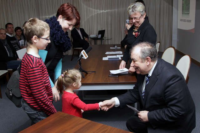 Z Kartą Dużej Rodziny taniej się uczeszesz