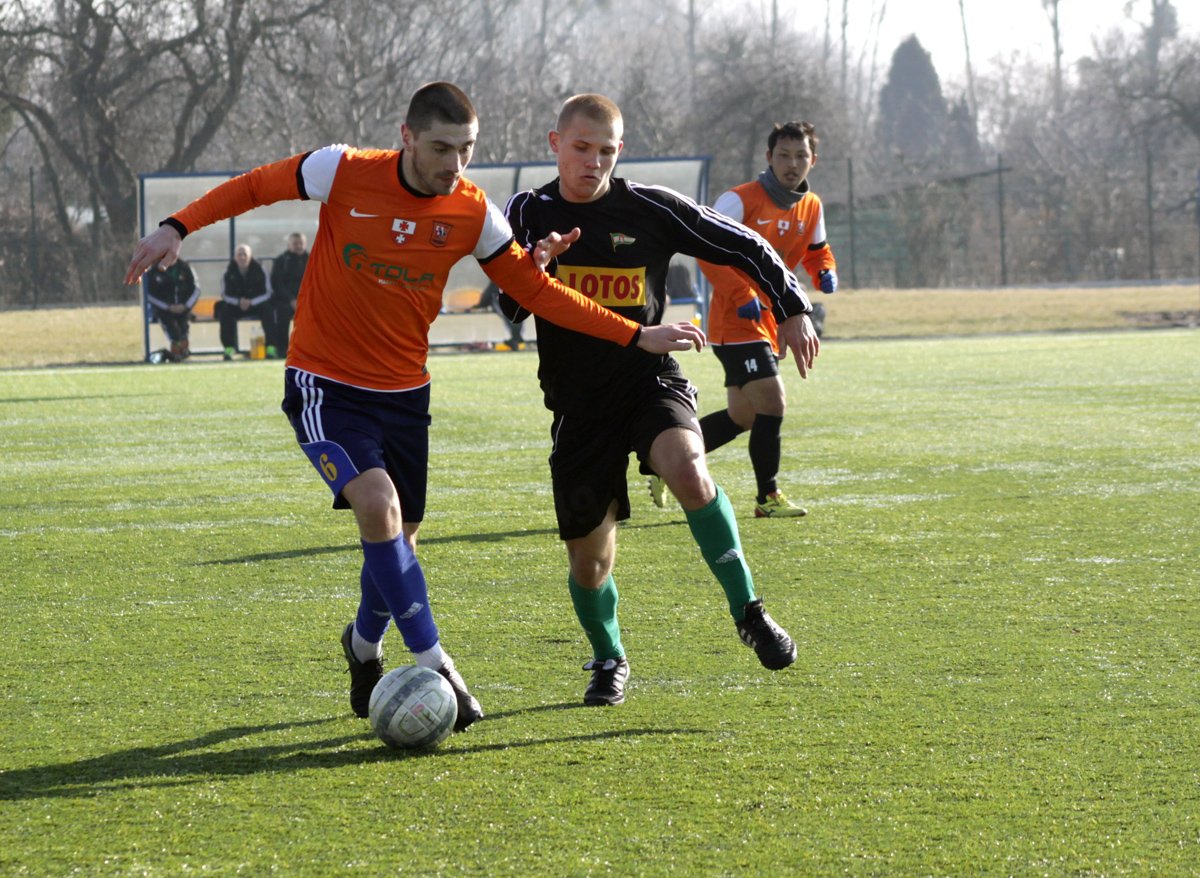 Concordia Elbląg testuje stopera Arki i wygrywa z Lechią II Gdańsk 3:2