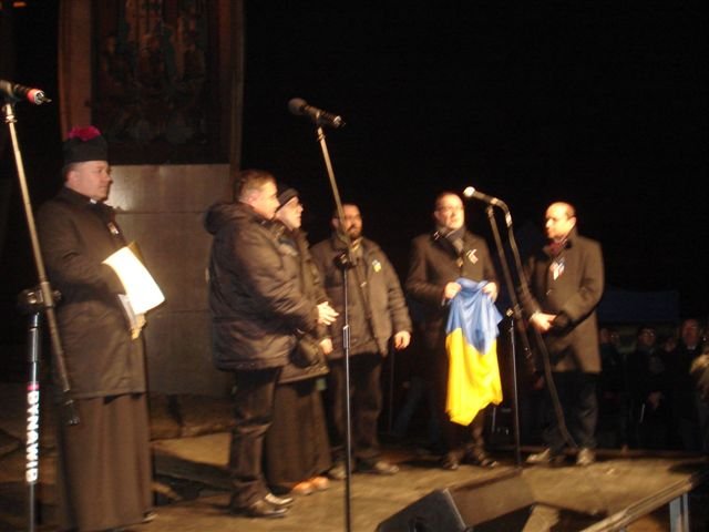 Solidarni z Ukrainą. Elblążanie na wiecu w Gdańsku